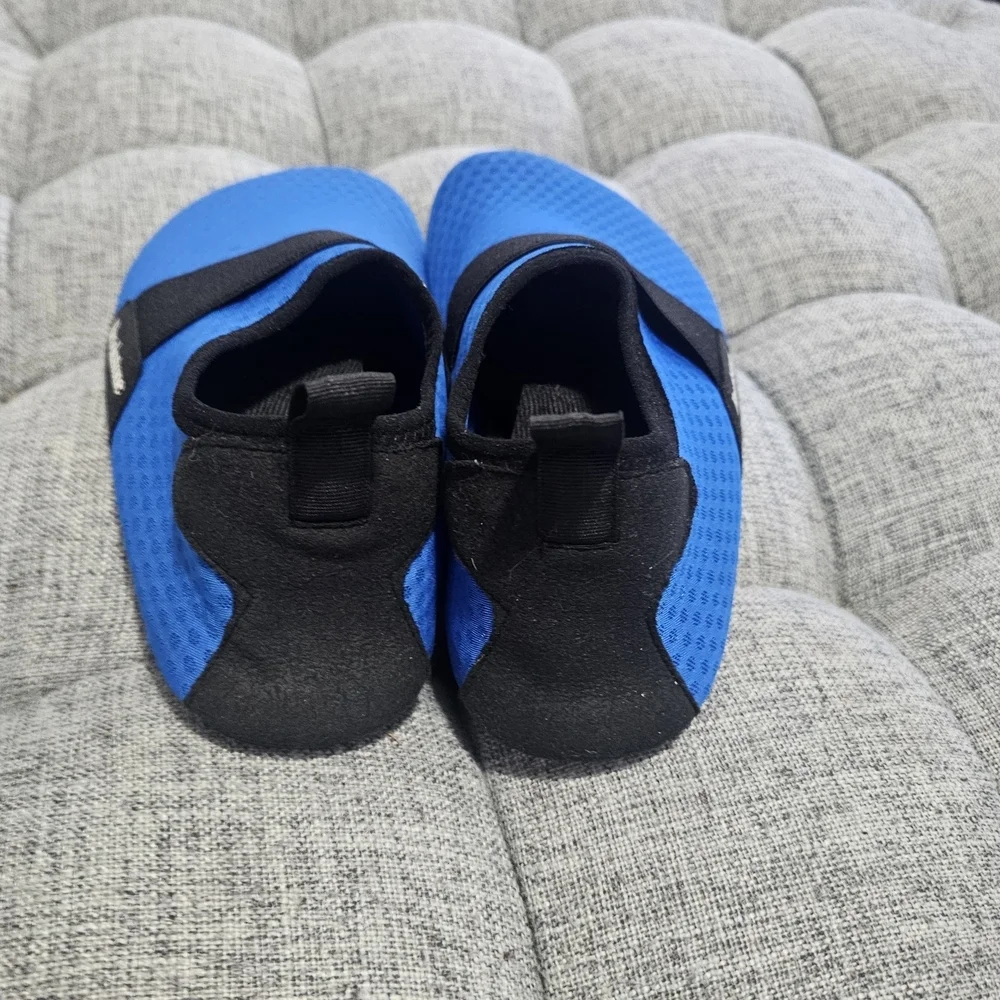 Brookstone Blue and Black Water Walkers Kids Shoes Size UK38/39